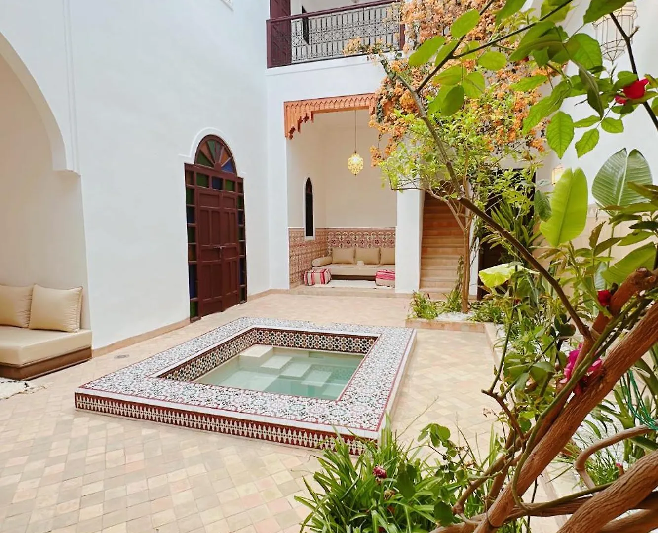Riad Solila, Luxury Riad With Pool And Private Suites Марракеш Дом отдыха